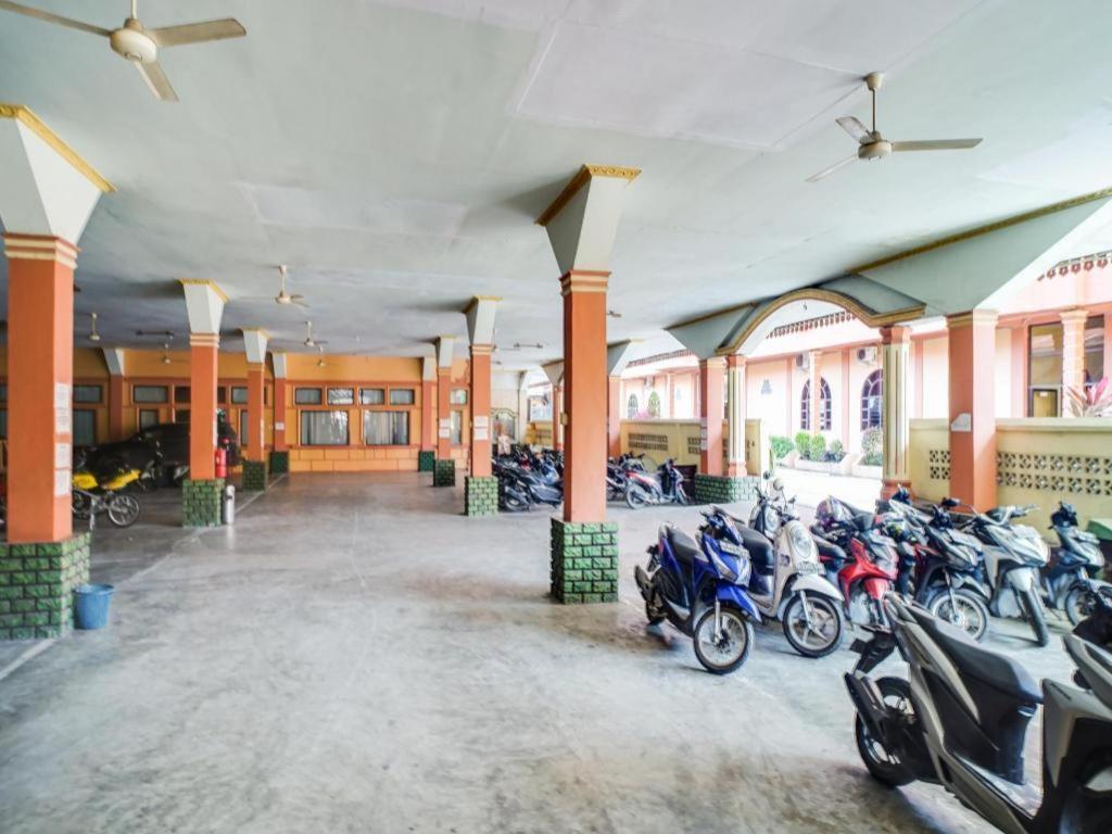 Oyo 1140 Hotel Tresya Tanjung Balai Tanjungbalai Eksteriør billede