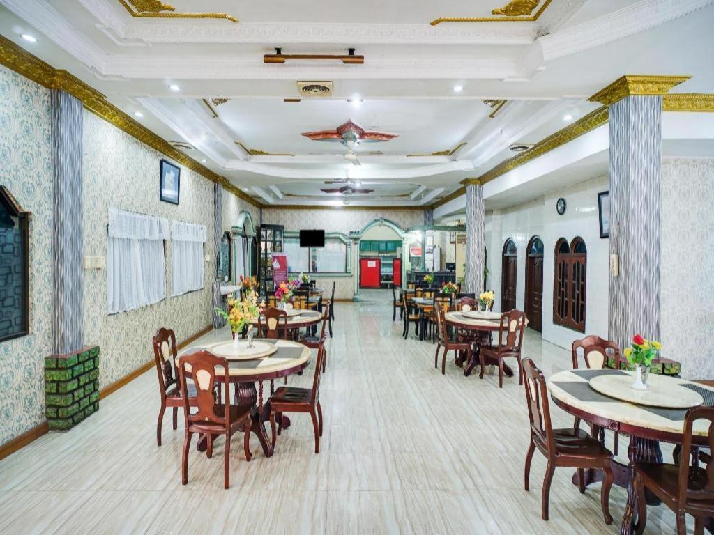 Oyo 1140 Hotel Tresya Tanjung Balai Tanjungbalai Eksteriør billede